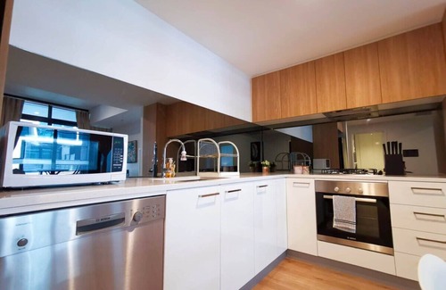 Adelaide Central Business District Apartment | Star of Central Franklin/Gym/Swimming Pool/NBN