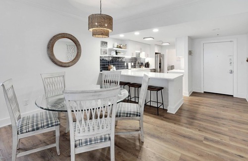 Navarre Beach Condo | Star of Navarre- Top Floor Beach Service included in season