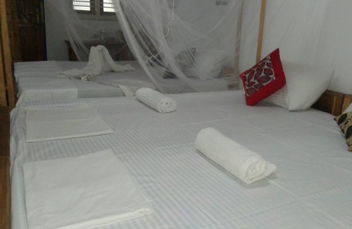 Pottuvil Division 2 Hotel | Star Rest Beach Hotel Arugambay