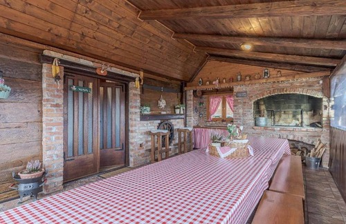 Zumberak Ski Chalet | Stara Hiža Vlašić - One bedroom Chalet with Private Garde