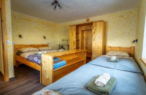 Radovljica Apartment | Stara sončna hiša