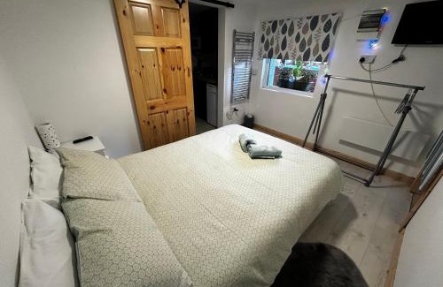 Killotteran House | Stardust Getaway Tiny-Home E32AK40