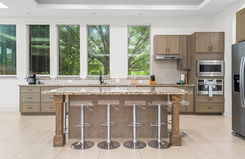 Galveston House | Stardust Retreat | Stylish Stay in Beach Town
