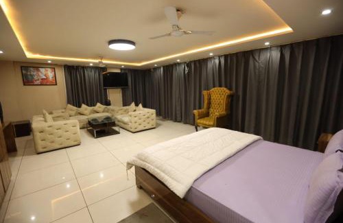 Gurugram Hotel | Starex-Inn