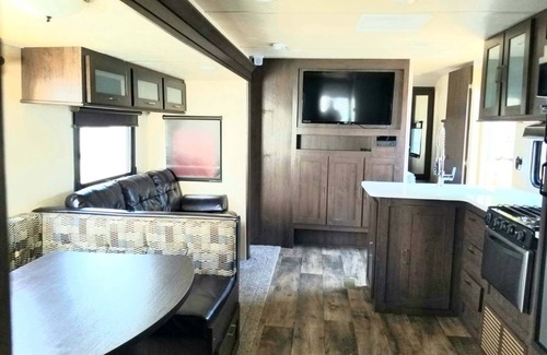 Corea Apartment | Starlight Beach Experience 31' RV Travel Trailer on private 3 acres with beach and firepit