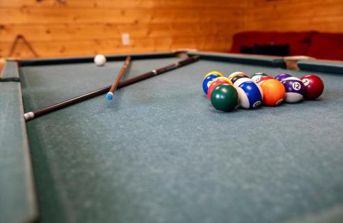 Pigeon Forge House | Starry Mountain View- Hot Tub - Pool Table - Prime Location
