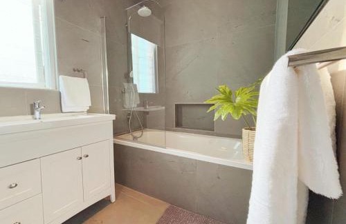 Three Anchor Bay House | Starry Starry Night - Cape Town in Three Anchor Bay