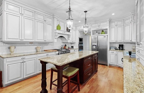 Gainesville House | Stately 4500+Sqft home steps to UF Stadium!