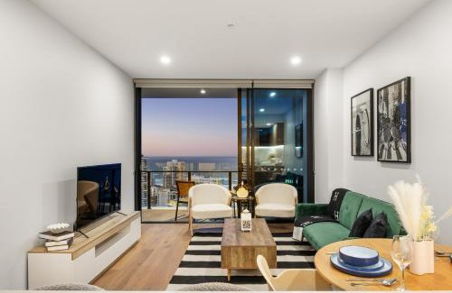 Broadbeach Apartment | Statement Vogue Themed Apartment