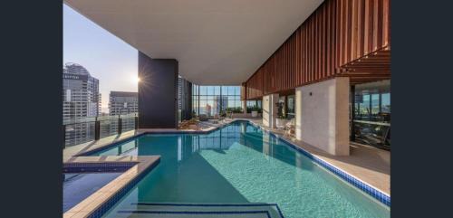 Broadbeach Apartment | Statement Vogue Themed Apartment