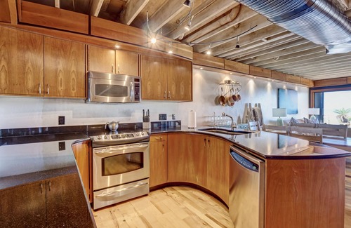 Wrightsville Beach House | Station One - TH9 - Oceanfront townhouse with community pool, tennis, beach
