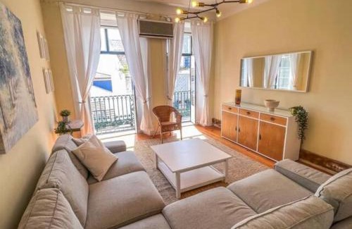 Santos Apartment | Stay as a Local! Santos Historical 6 Bedroom Apartment III