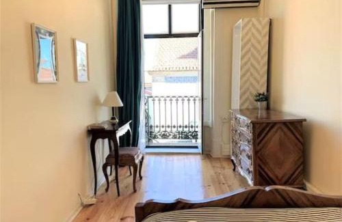 Santos Apartment | Stay as a Local! Santos Historical 6 Bedroom Apartment III