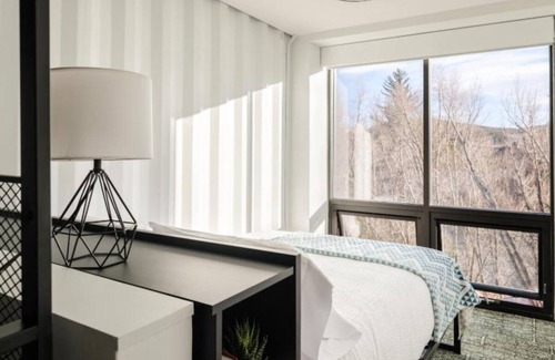 Silverthorne Hotel | Stay Close & Comfortable – 3 Modern Units, Walk to Shops, Cafés & Music