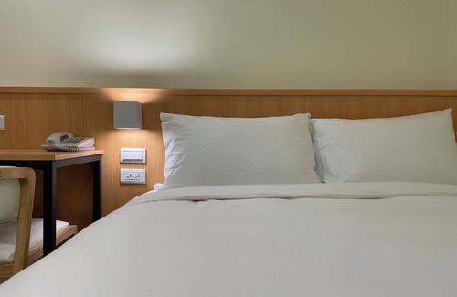 West Central District House | Stay Easy Inn