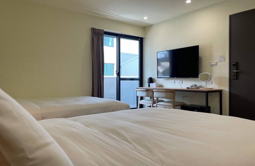 West Central District House | Stay Easy Inn