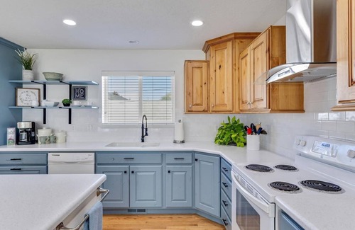 Orem House | Stay & Gather in Luxury! So close to Everything!