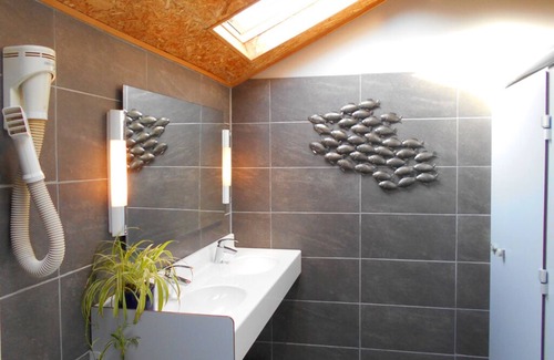 Peyrat-le-Chateau Bed & Breakfast | Stay in a yurt at the Ferme des Ânes