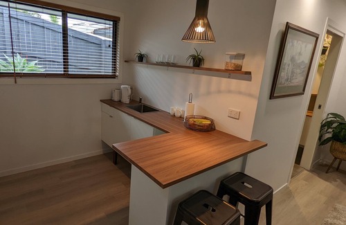 Carrara Apartment | "Stay in Carrara" Cozy. Private guesthouse not sharehouse. n