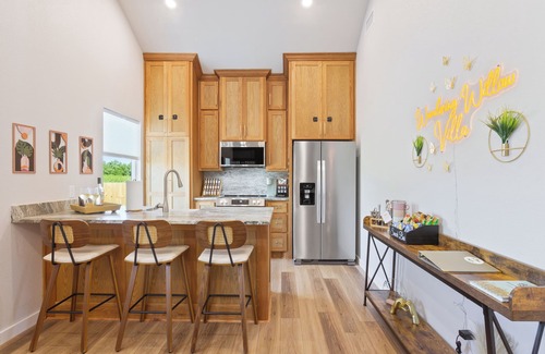 Waco House | Stay in Luxury! Near Baylor University and Silos! Brand New Home!