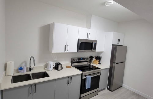 Southwest Edmonton Apartment | Stay in Style - Guest Suite - 2bedroom/2bath in Windermere Community