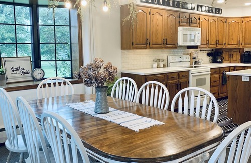 Leola Other | Stay in the heart of Amish country. Close to many popular attractions,