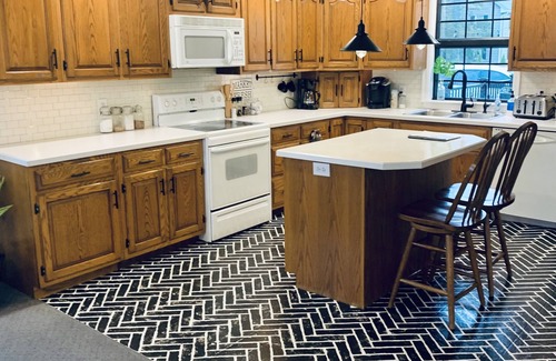 Leola Other | Stay in the heart of Amish country. Close to many popular attractions,