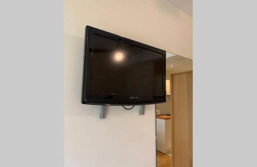 Wimborne Apartment | Stay on the grounds of this beautiful Manor house