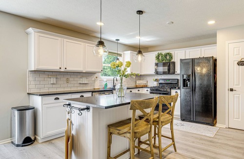 Lewis Center House | Stay & Play in Lewis Center: Home w/Spacious Deck