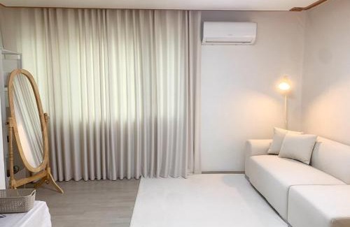 Suwon Villa | Stay Warm