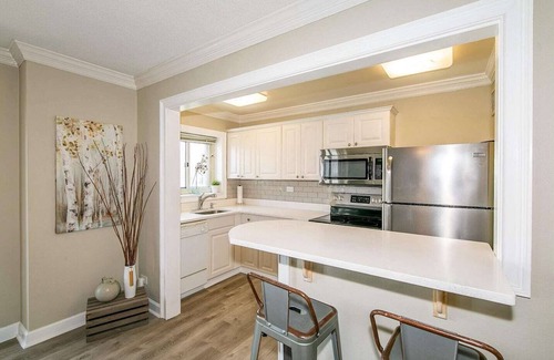 Peachtree Center Condo | StayATL | Downtown High Rise Condo with Balcony