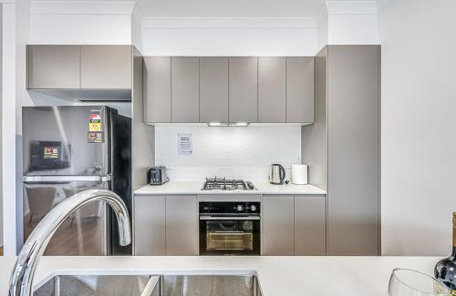 Berwick House | StayAU Fresh Modern 4BR Retreat Netflix in Berwick