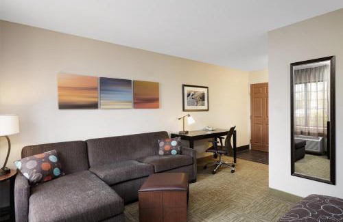 Glenview Hotel | Staybridge Suites Glenview by IHG
