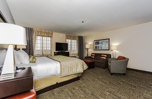 Grand Forks Hotel | Staybridge Suites Grand Forks by IHG