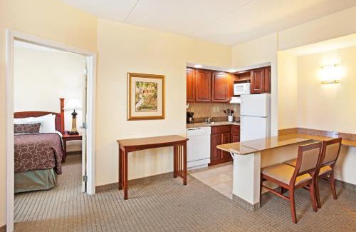 Oak Ridge Hotel | Staybridge Suites-Knoxville Oak Ridge by IHG