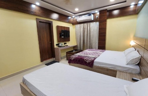 Deoghar Hotel | STAYMAKER Hotel Bhagwan - Only Indian Citizens Allowed