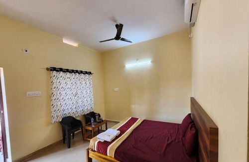 Murudeshwara Hotel | STAYMAKER Murdeshwar Beach House