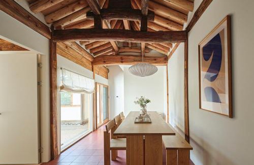 Jongno Apartment | StayMoire Entire Hanok - Central of Seoul