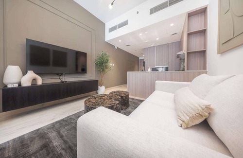 Jumeirah Village Triangle Apartment | StayShort - Elegant Studio in JVT Sleeps 3 with Balcony