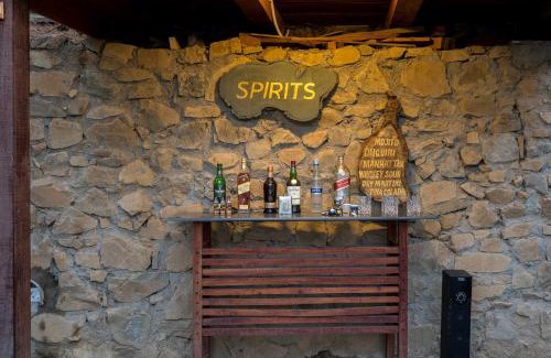 Kasauli Villa | StayVista at Bellevue with Outdoor Jacuzzi