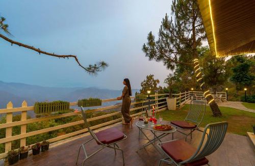 Kasauli Villa | StayVista at Bellevue with Outdoor Jacuzzi