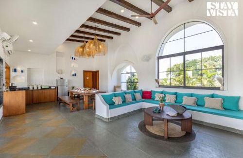 Rau Villa | StayVista at Lotus by the lake with Pool, BBQ & Lawn