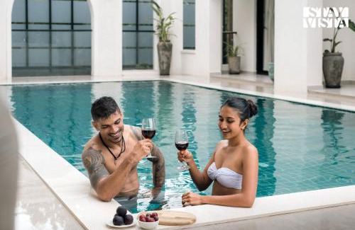 Calangute Villa | StayVista at Roźe Home with Open Terrace, Pool & Pet Friendly