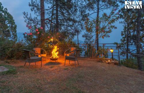 Lansdowne Resort | StayVista at tatvam-Mountain views & EV Station