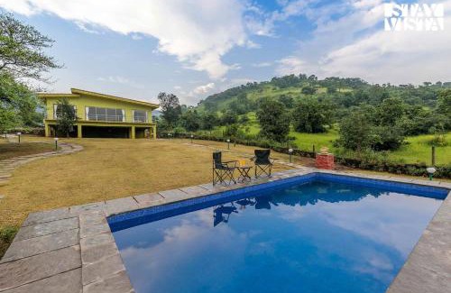 Kurvande Hostel | StayVista's Shivom Villa 8 - A Serene Escape with Views of the Valley and Lake