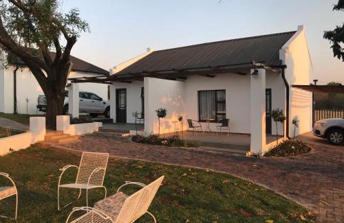 Magaliesberg Apartment | Steenkoppies estate semi self catering unit 1
