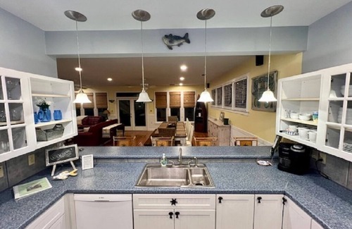 Steinhatchee Resort | Steinhatchee Landing Resort-Lazy Daisy #37-Dog Friendly *THIRD NIGHT FREE*