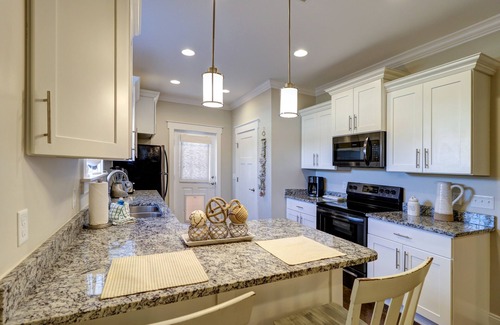 Holiday Beach House | Stella by the Sea on Thomas Dr Across the Street from the Beach!