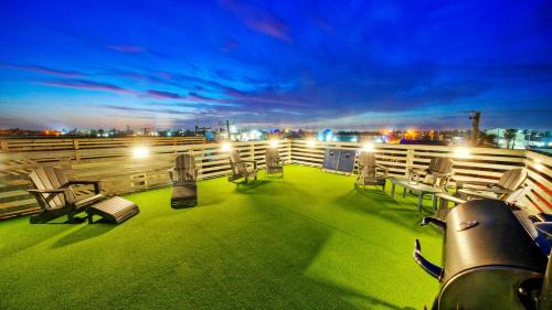 Old Town House | Stella Maris by AvantStay Rooftop View Pool