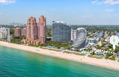 Lauderdale Beach House | Steps from Beach Quaint Cottage Heated Pool Sand Key RESlDENCES